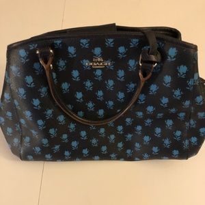 Authentic Coach Black Purse 👜 with blue floral design.